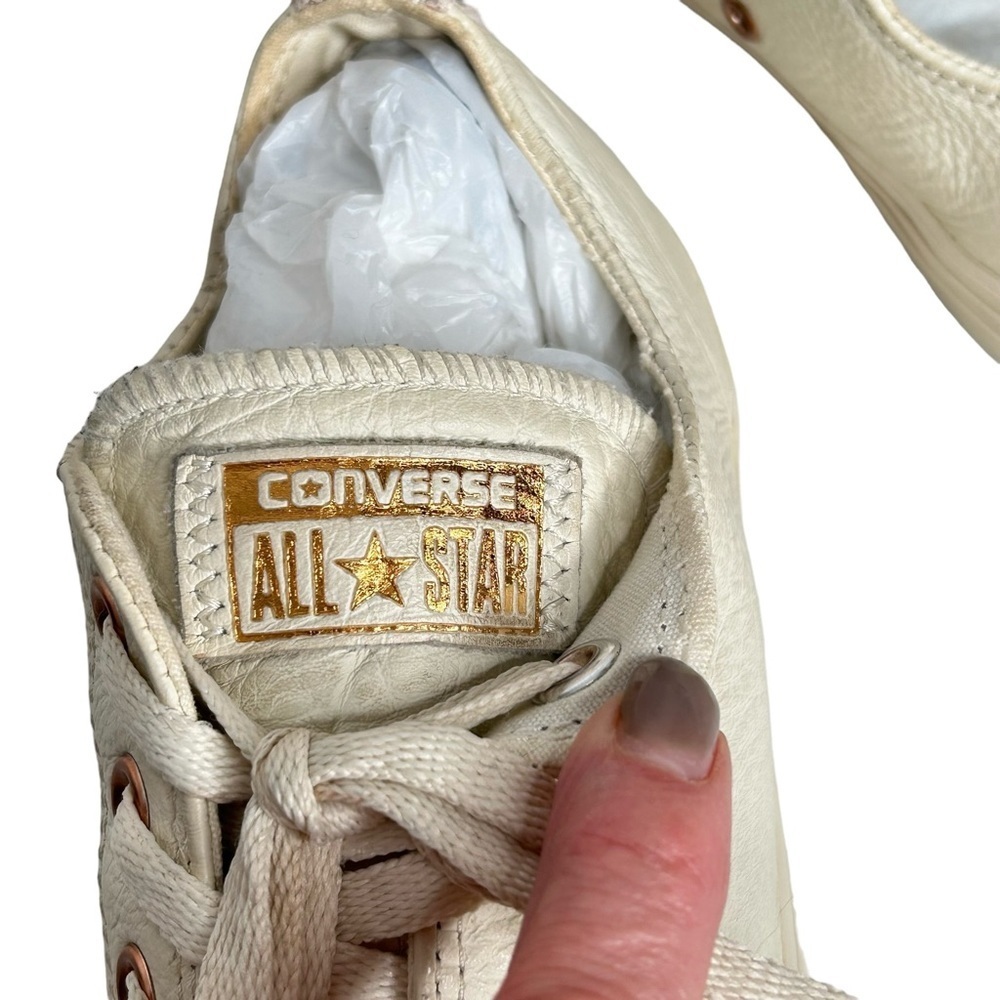 Converse Chuck Taylor All Star Creamy White Leather Lace-Up Classic Sneakers - Picture 9 of 11
